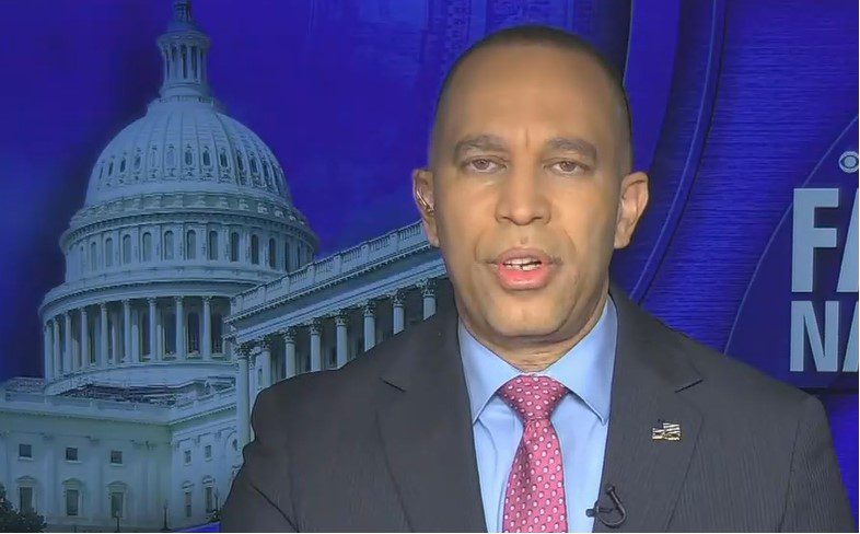 Hakeem Jeffries Hints That Democrats Might Save Mike Johnson If He Stand Up To Putin GOP