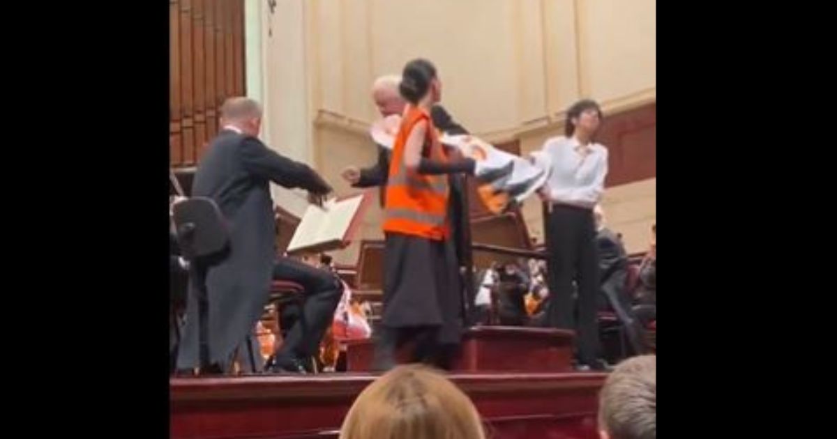 Climate Protesters Try Disrupting Polish Philharmonic Orchestra, Crowd Applauds When Conductor Ends Their Stand in One Move | The Gateway Pundit